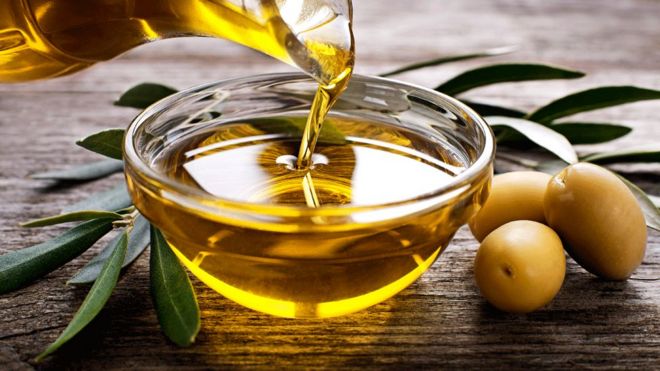 Muchos conocemos los beneficios del aceite de oliva. Te contamos de otros superalimentos de origen griego.