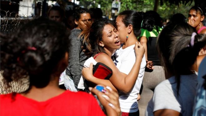 mujer llorando