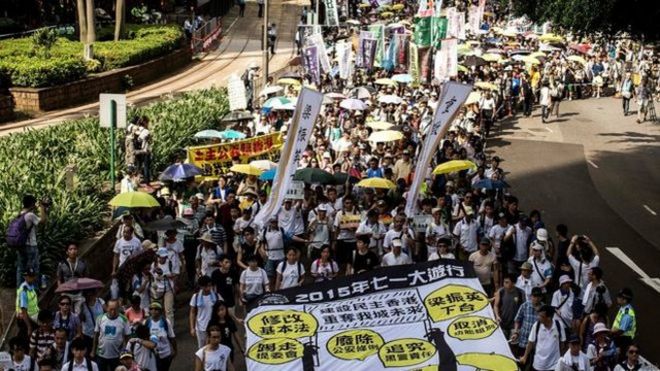 香港民阵每年都会举行"七一游行",争取各种政治权益。(资料图片)