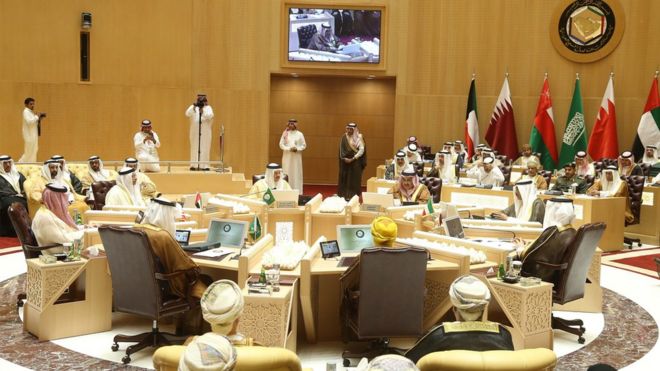 في صحف خليجية: حرب كلامية مستمرة بشأن سياسات قطر