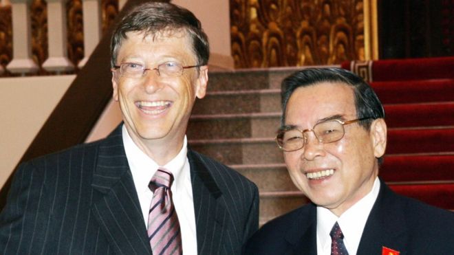 Thủ tướng Phan Văn Khải tiếp Chủ tịch tập đoàn Microsoft Bill Gates ở Hà Nội tháng Tư 2006