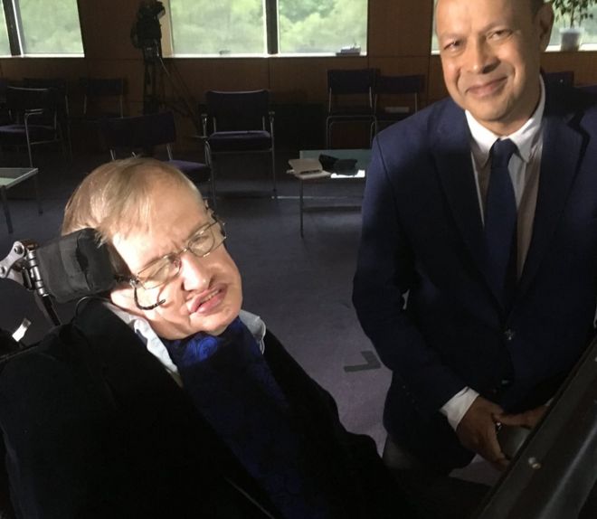 Stephen Hawking e Pallab Ghosh