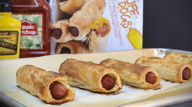 https://ichef-1.bbci.co.uk/news/660/cpsprodpb/1696/production/_96628750_57868-puff-dogs.jpg