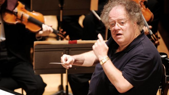 US conductor James Levine conducts the Boston Symphony Orchestra in Paris in 2007