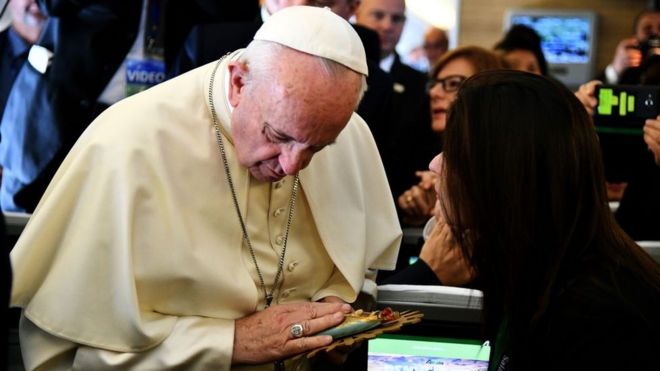 Le pontife déclaré lors d'un rassemblement au palais présidentiel qu'il ressentait "de la douleur et de la honte" pour les dommages irréparables causés aux victimes