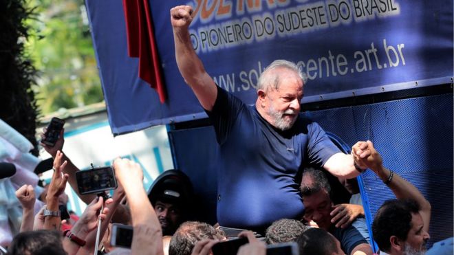 Former Brazilian President Luiz Inacio Lula da Silva is carried by supporters in Sao Bernardo do Campo, Brazil, 7 April 2018