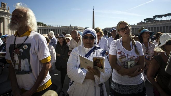 Asistentes a la cereminia