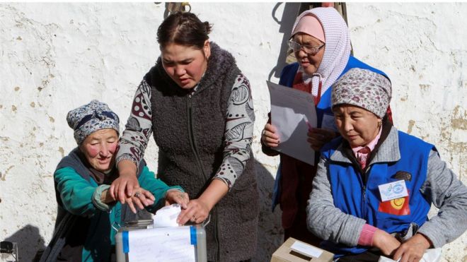 women voting