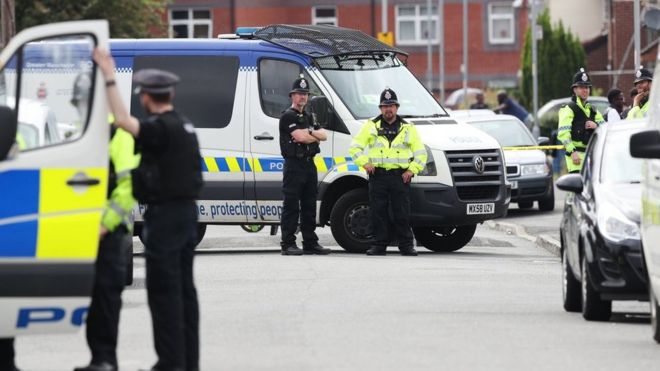 Police raid in Moss Side, Manchester on 28 May 2017