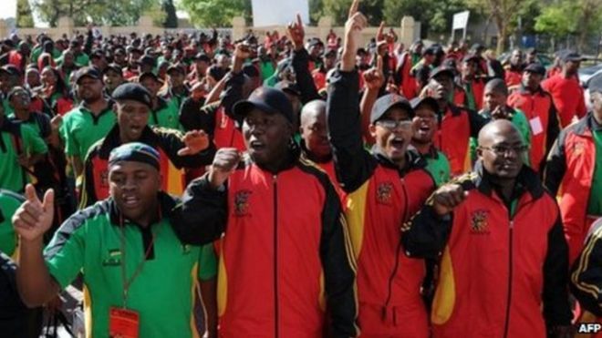 Wafanyikazi wa COSATU Afrika Kusini wamtaka Zuma Kujiuzulu