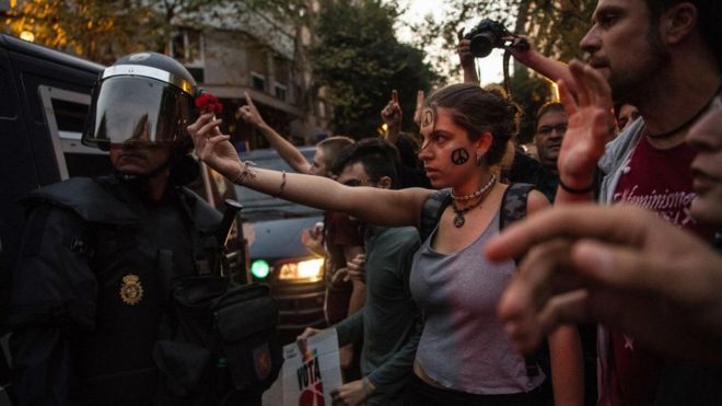 Mossos y manifestantes