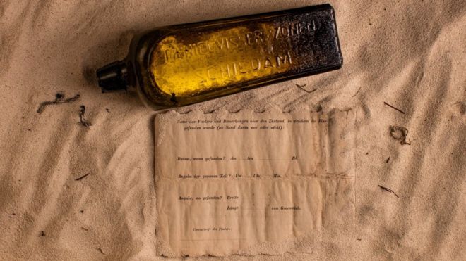 Message in a bottle  _100294090_bottleandnote-3757