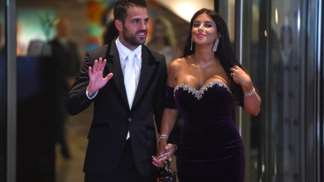 செல்சியா கால்பந்து விளையாட்டு வீரர் செசி ஃபபிரெகாஸ் மற்றும் அவரது மனைவி