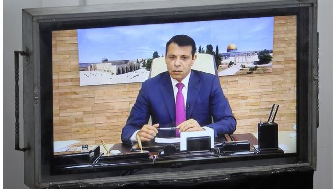 الفايننشال تايمز : دحلان يرعى محادثات بين القاهرة وحماس لفتح معبر غزة