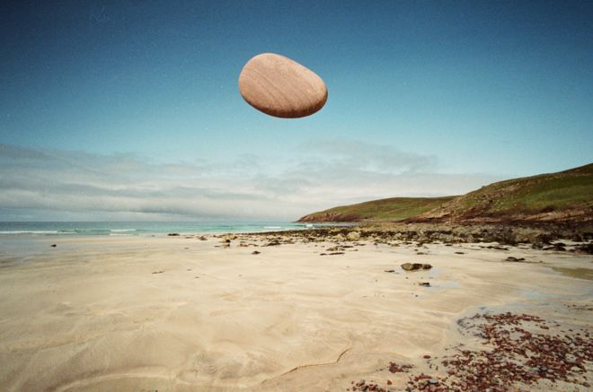 இந்தப் பாறைகள் அந்தரத்தில் நிற்பது எப்படி