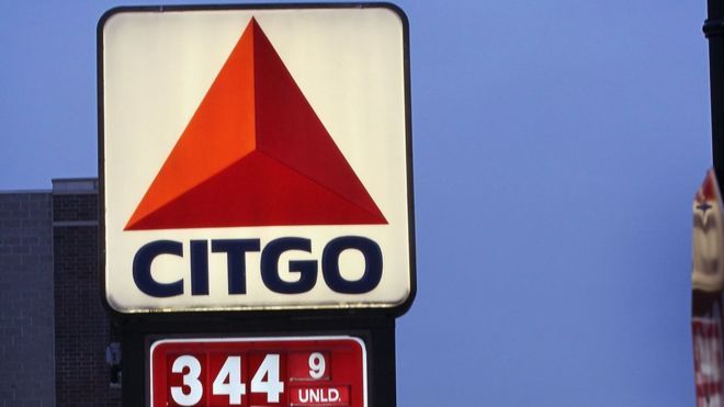 Citgo logo en una avenida estadounidense