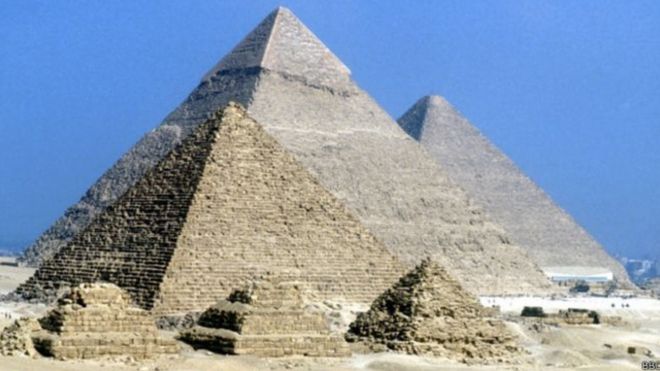  حل لغز بناء أعظم أهرامات الجيزة _97990321_160429101844_pyramid_640x360_bbc