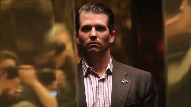 Trump son met Russian who promised damaging material on Clinton