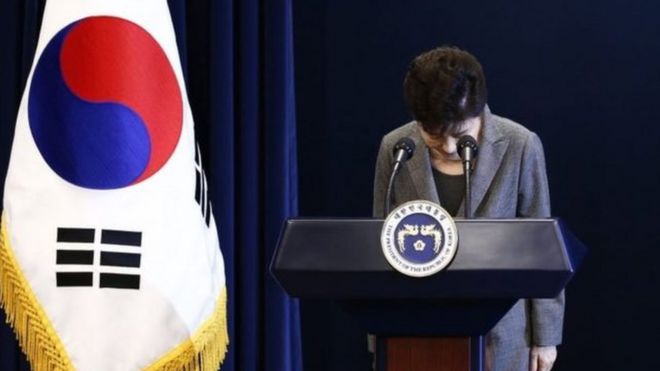 Tổng thống Park Geun-hye của Hàn Quốc nói bà đã yêu cầu quốc hội giúp bà tìm cách để bà từ chức.