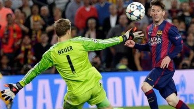 Lionel Messi akimfunga kipa Neuer wa Bayern Munich