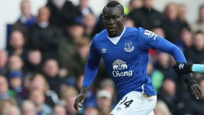 Mshambuliaji wa Everton Oumar Niasse amepigwa marufuku ya mechi mbili kwa kupatikana na hatia ya kujirusha