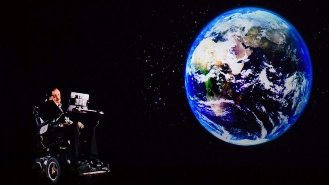 Em 24 de março de 2017, holograma de Stephen Hawking foi fotogradado em Hong Kong enquanto ele falava do Reino Unido.