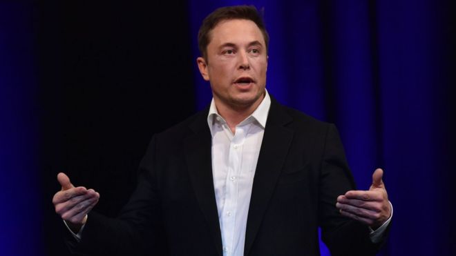 Elon Musk waa nin soo saara qalabka teknolojiyadda