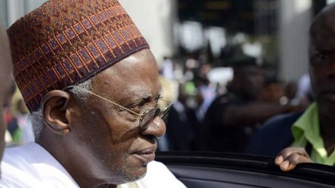 Shehu Shagari, âgé de 91 ans, est l'un des anciens six ex-chefs d'Etat du Nigeria encore en vie.