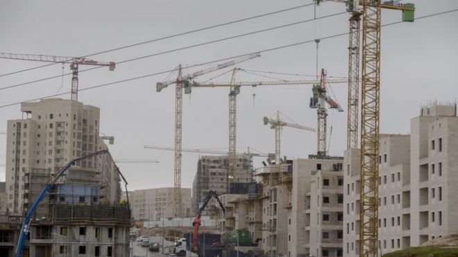 إسرائيل تقرر بناء وحدات استيطانية جديدة في القدس الشرقية _98474712_426d628f-1859-405e-bda3-a57af5728e6f