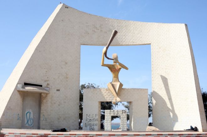 Monument de la Porte du Troisième millénaire (Dakar)