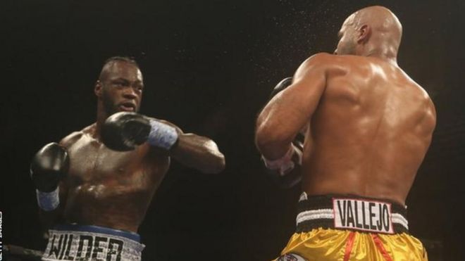 Deontay Wilder kushoto wakati wa pigano lake la hapo awali