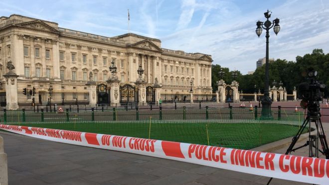 Police tape outside Buckingham Palace