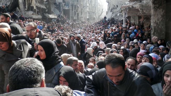 أنباء عن إجلاء مسلحين من "جبهة النصرة" السابقة من مخيم اليرموك في العاصمة السورية