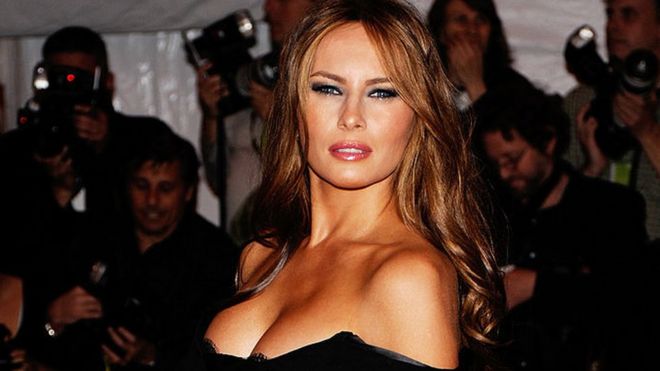 Melania Trump posa ante los fotógrafos en una gala en Nueva York en 2009.