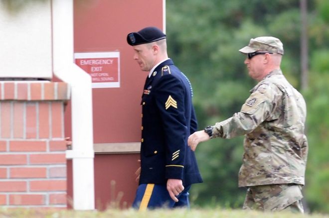 Bergdahl arrives at the courthouse on Monday