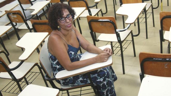 Jonê Carla Brandão em escola do Rio