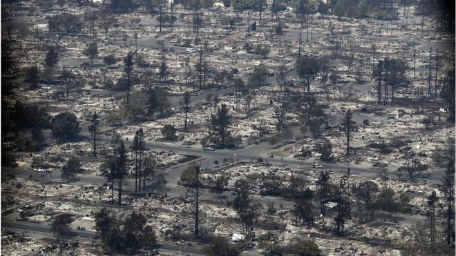 El condado de Sonoma, en el norte de San Francisco, se lleva hasta ahora el peor saldo de la devastación: 11 de las muertes tuvieron lugar allí y en ciudades como Santa Rosa están destruidos distritos completos.