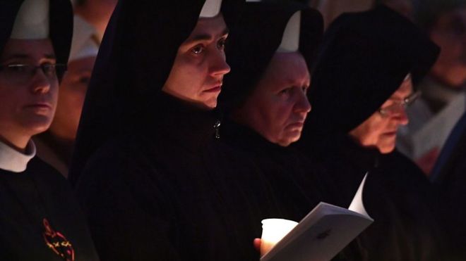 Monjas asisten a una misa en el Vaticano