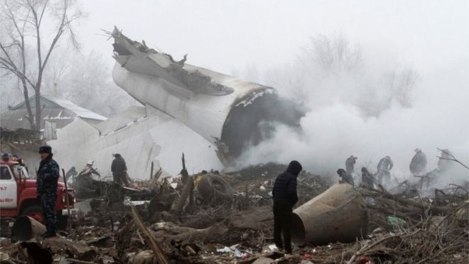 Debris at the crash site outside Manas airport outside Bishkek, Kyrgyzstan (16 Jan 2017)