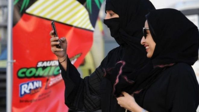السعودية ترفع الحظر عن تطبيقات المكالمات عبر الإنترنت _97943583_a70deda3-c73c-426b-a968-5fd548bdb8e8