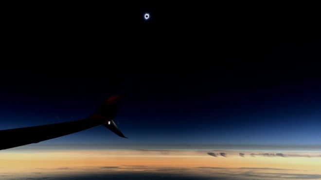 Solar eclipse seen from an Alaska Airlines flight, 21 August 2017
