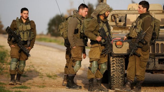 Gazaschwitz: Four Israhell soldiers injured in border blast - YaY! _100074594_mediaitem100074591
