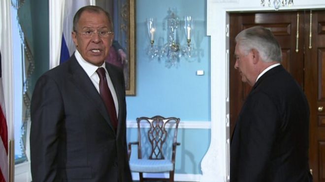 Waziri wa maswala ya kigeni nchini Urusi Sergei Lavrov na mwenzeka wa Marekani Rex Tillerson