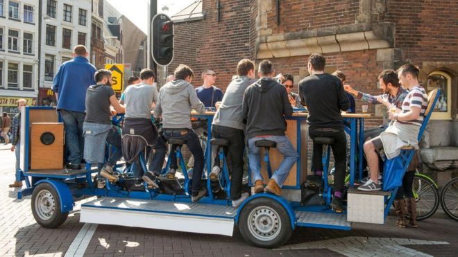 В Амстердаме запретили пивные велосипеды