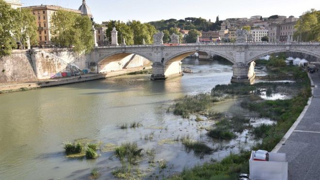 В Риме из-за засухи решили уменьшить напор воды в ночное время