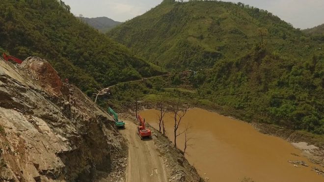 नारायणघाट-मुग्लिन सडक