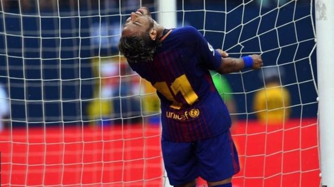 جيرارد بيكيه يتوقع بقاء نيمار في برشلونة