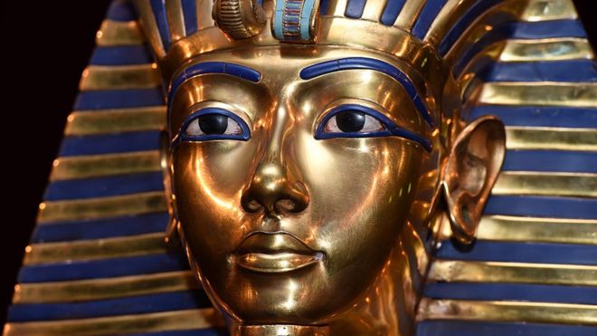 كيف صنعت السينما أسطورة "لعنة المومياء" الفرعونية؟