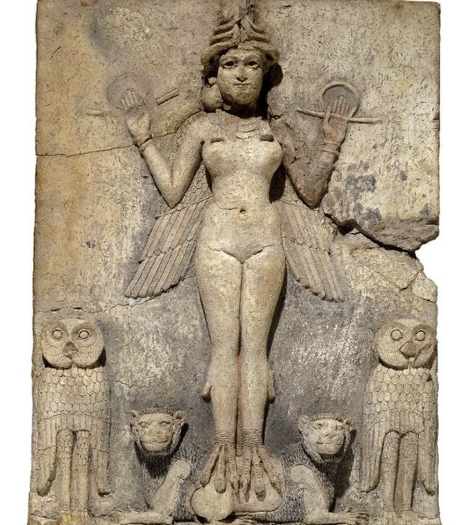 Tallado en piedra de la diosa Inanna