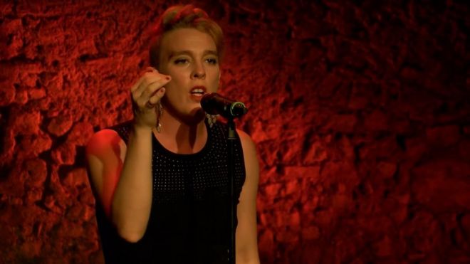 French singer Barbara Weldens dies on stage in concert